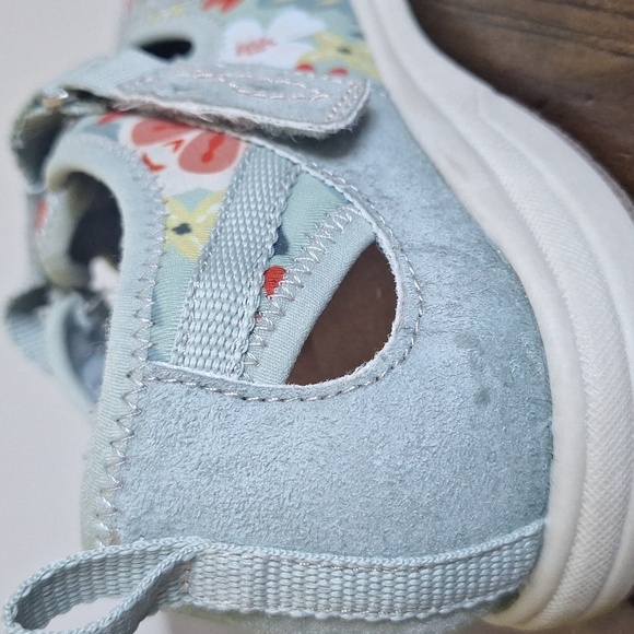 Earth Origins Effie Dust Green Floral Hook Loop Suede Fisherman ComfortShoes Sz8 - Picture 9 of 10